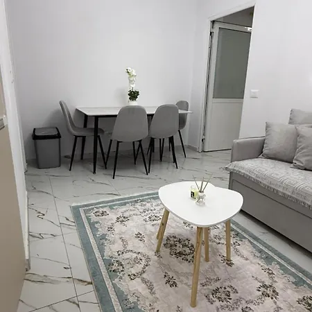 Center Apartman *